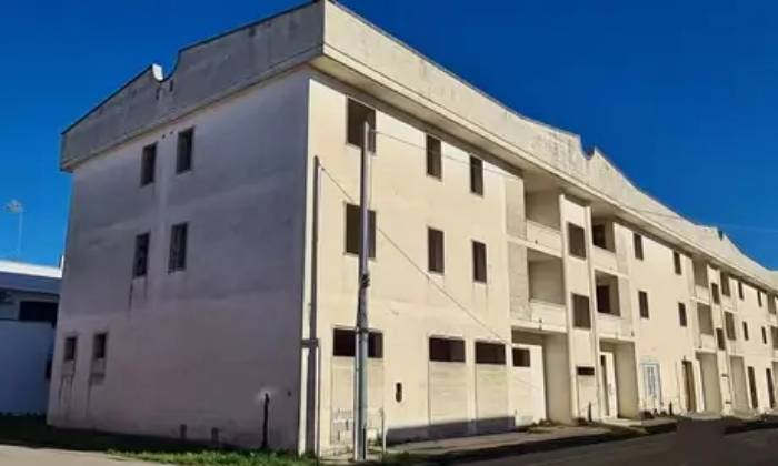 Palazzo/intero edificio in Via Pietro Nenni, Salice Salentino