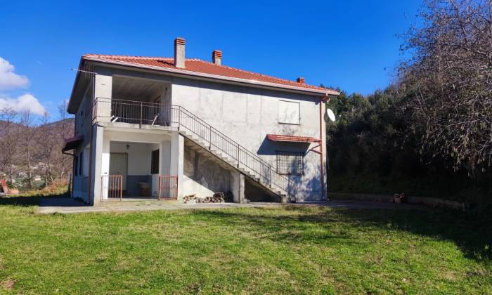 Casa indipendente in Contrada Montenoci, snc, Aiello Calabro