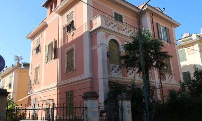 Appartamento in Via Marcello Prestinari, Genova
