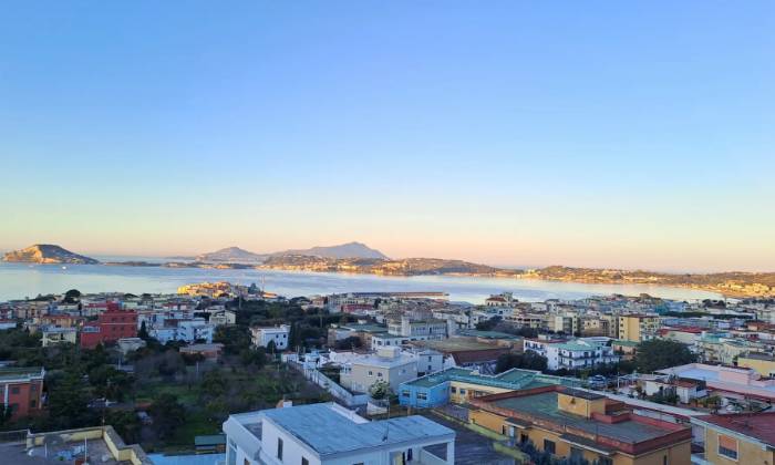 Appartamento in Via Coste d'Agnano, Napoli