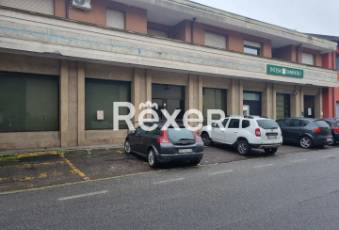 Rexer-ROBECCHETTO-CON-INDUNO-Ex-filiale-bancaria-ai-piani-terra-e-interrato-Terrazzo