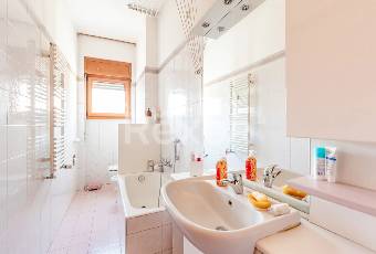 Rexer-Milano-Trilocale-con-box-luminoso-e-con-spazi-facili-da-personalizzare-Altro
